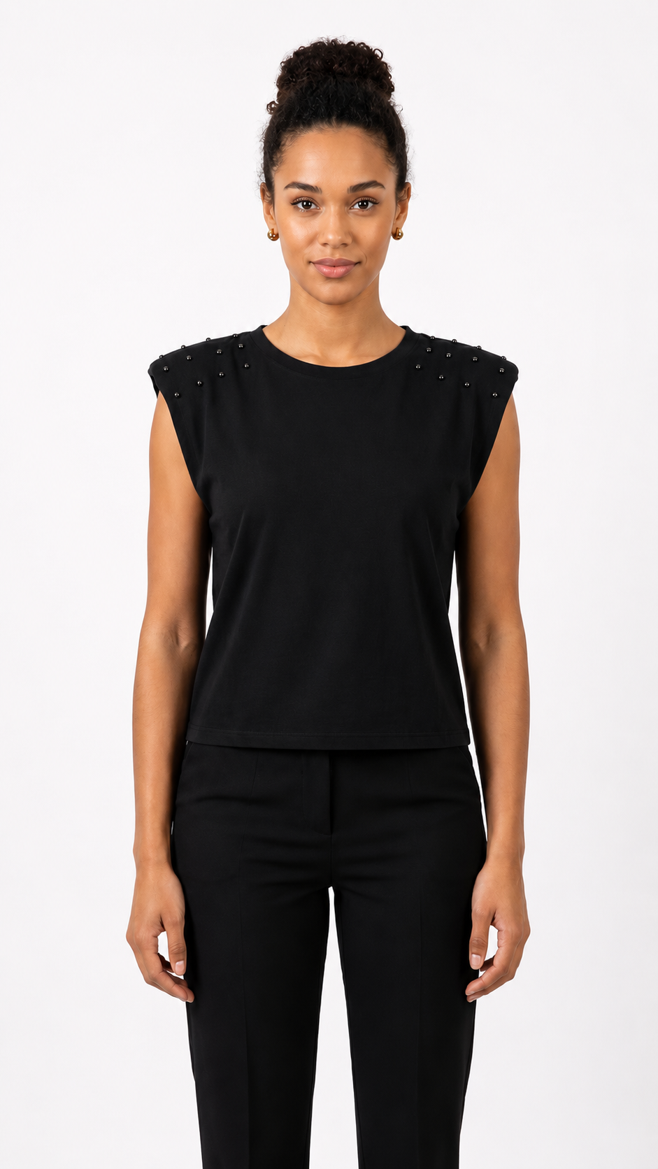 CAMISETA HOMBRERAS CON TACHAS