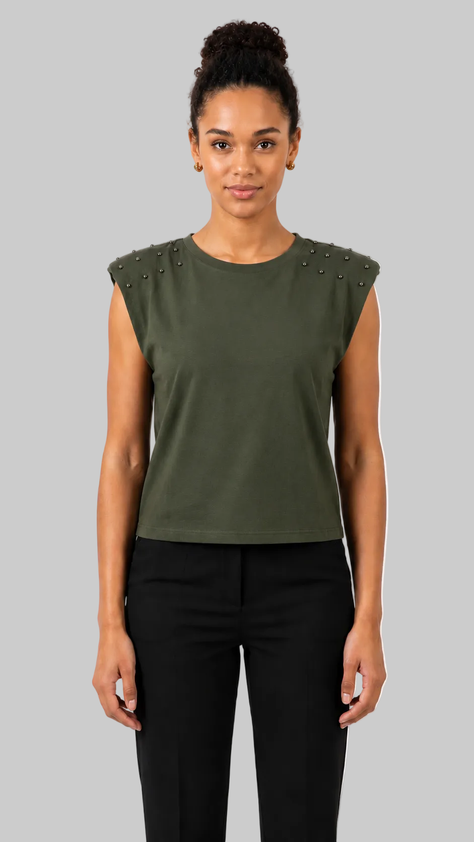 CAMISETA HOMBRERAS CON TACHAS