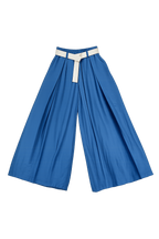 PANTALÓN DE PIERNA ANCHA CON CINTURÓN