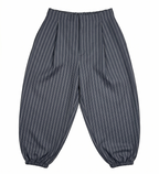 PANTALÓN DE RAYAS CON PUÑO ELÁSTICO