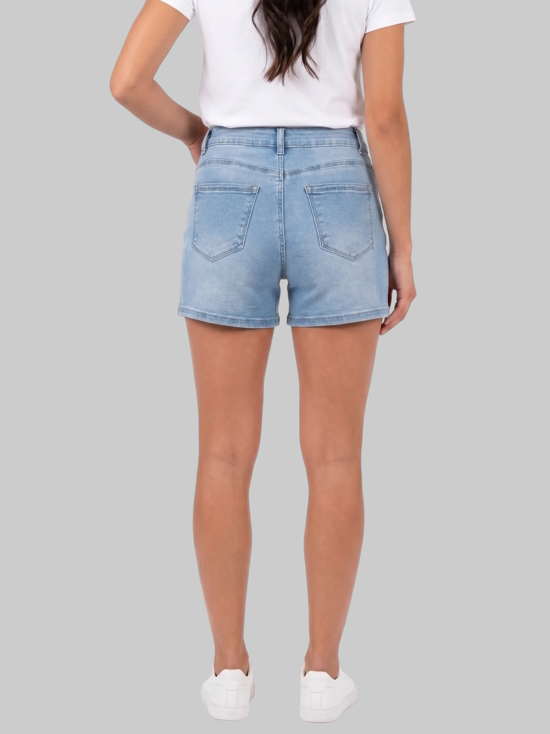 SHORT DENIM DE TIRO MEDIO