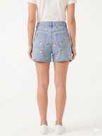 SHORT CON BORDADO DE FRUTA