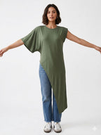 BLUSA ASIMÉTRICA CON HOMBRERA