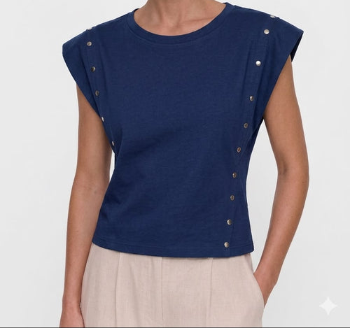 BLUSA CON DETALLE