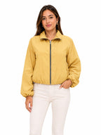 CHAQUETA CORTAVIENTOS DE CREMALLERA Y CUELLO ALTO