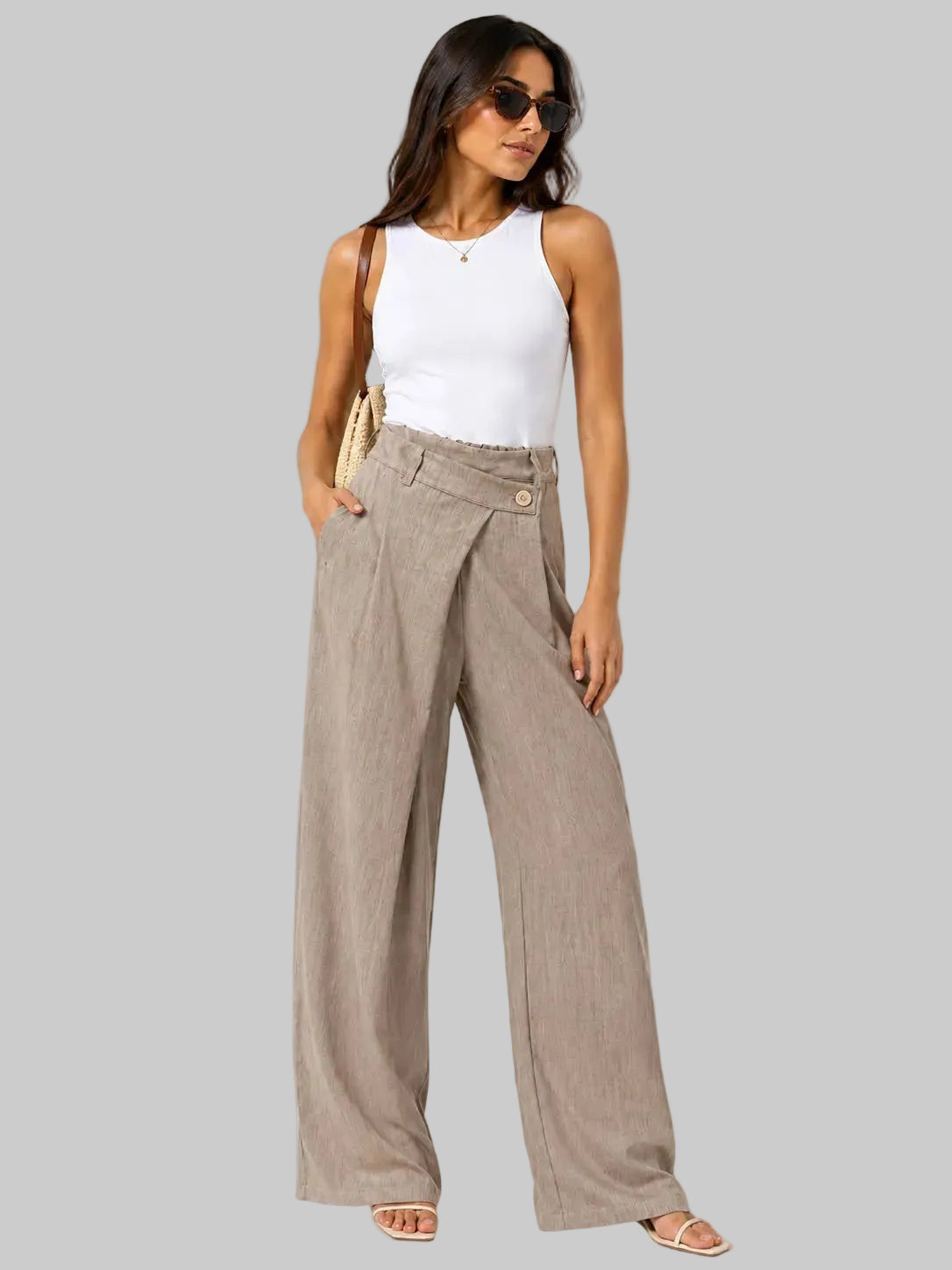 PANTALÓN BOMBACHO CON PINZAS Y SINTURA ABOTONADA