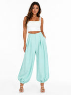 PANTALÓN CON PINZAS Y PUÑO ELÁSTICO