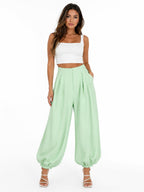 PANTALÓN CON PINZAS Y PUÑO ELÁSTICO