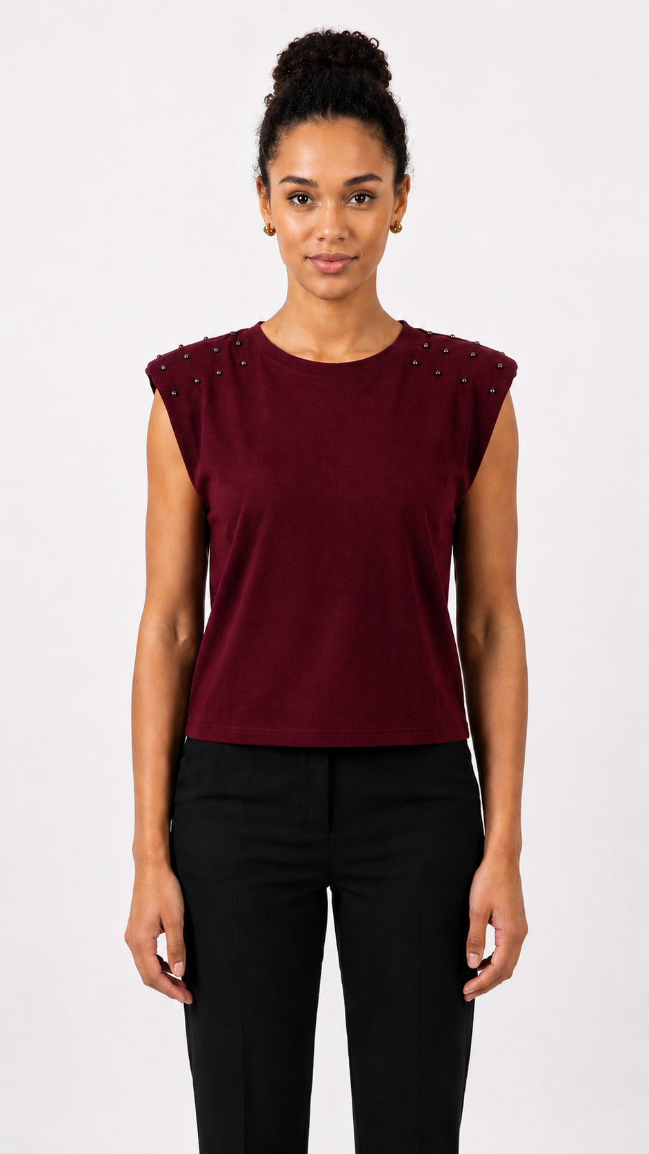 CAMISETA HOMBRERAS CON TACHAS