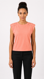CAMISETA HOMBRERAS CON TACHAS