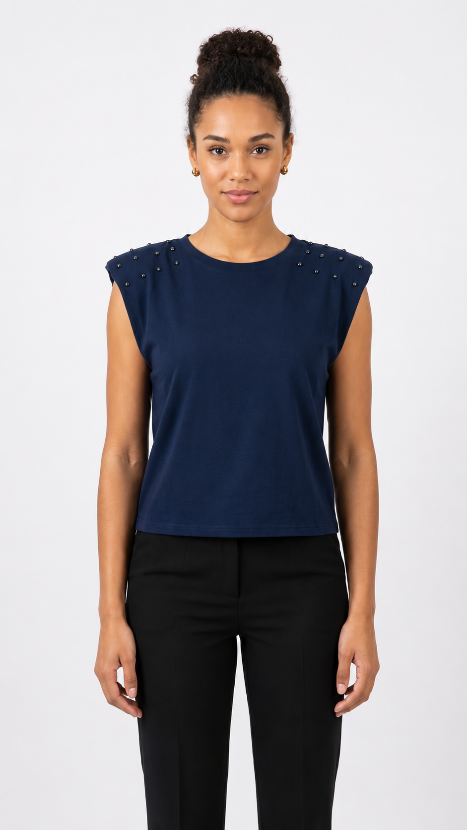 CAMISETA HOMBRERAS CON TACHAS